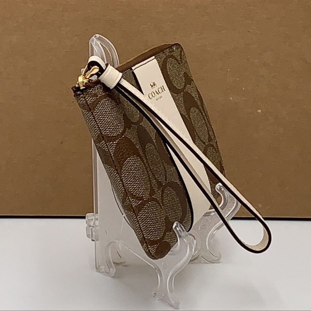 Corner Zip Wristlet In Signature Canvas KHAKICHALK - Picture 5 of 16